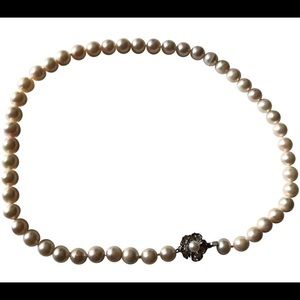 Akoya pearls necklace